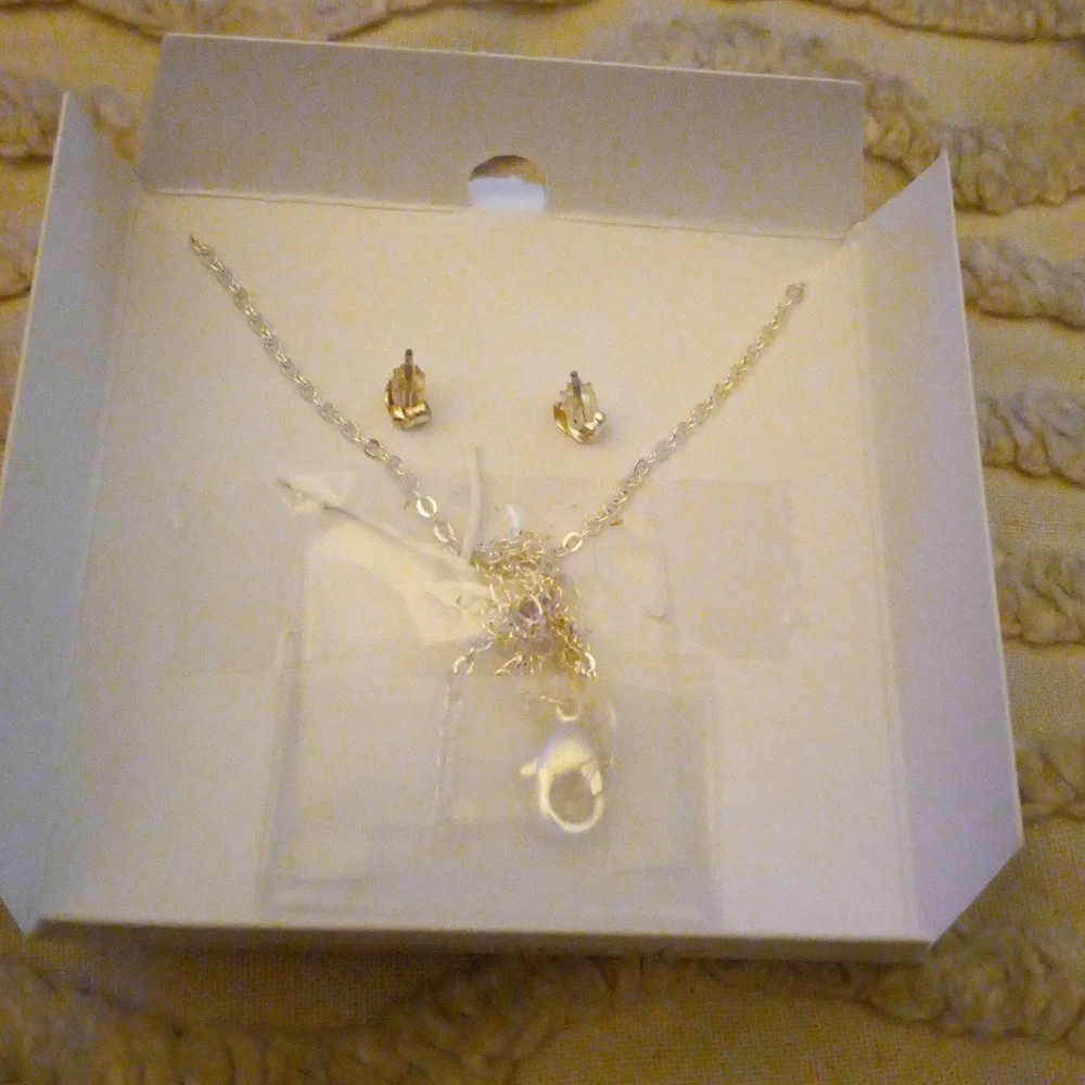 Hello Kitty Sanrio Necklace and Earring Set